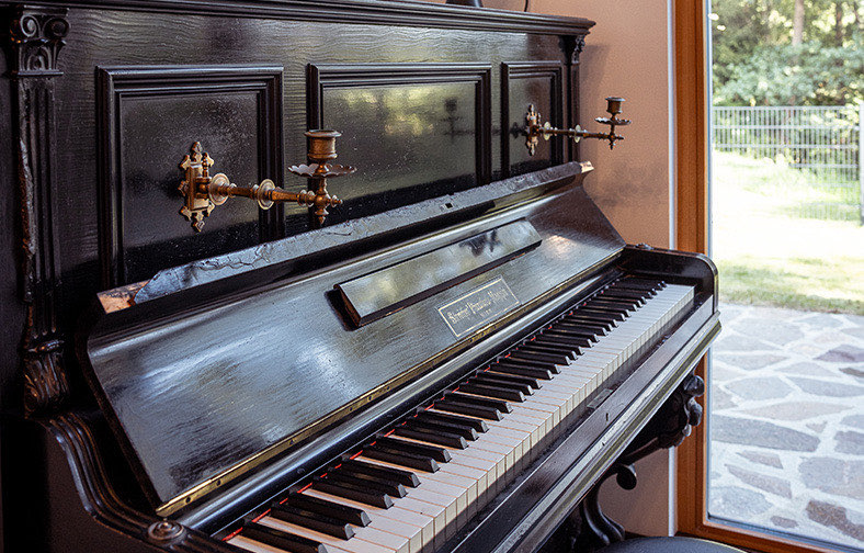 Klavier in der Ferienwohnung Johann aus der Nähe
